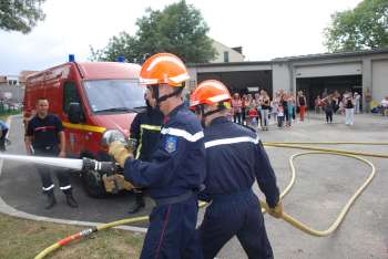 Le public a eu le plaisir d'assister aux manoeuvres effectuées par les jeunes sapeurs-pompiers