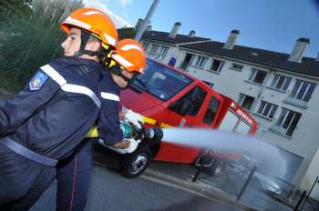manoeuvre incendie des jeunes sapeurs-pompiers