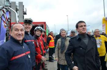 Avec Manuel Valls, le commandant Rauscher, le lieutenant-colonel Fernandez et l'équipe GRIMP